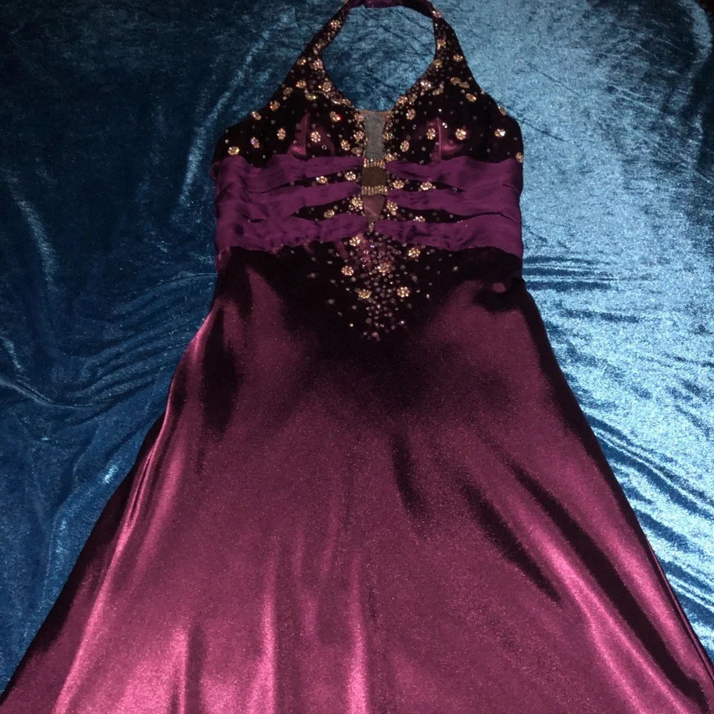 Prom Dress Sequin Gown with halter top Size 6 - Picture 6 of 10